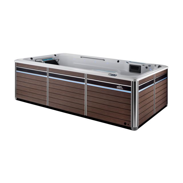 E700 17 Foot Swim Spa